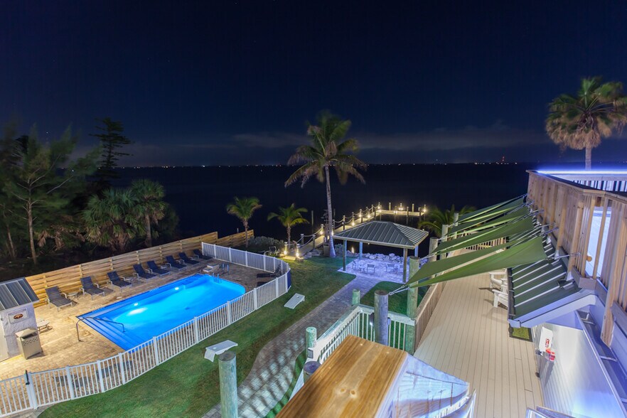 2902 S Atlantic Ave, Cocoa Beach, FL à vendre - Photo du bâtiment - Image 3 de 11