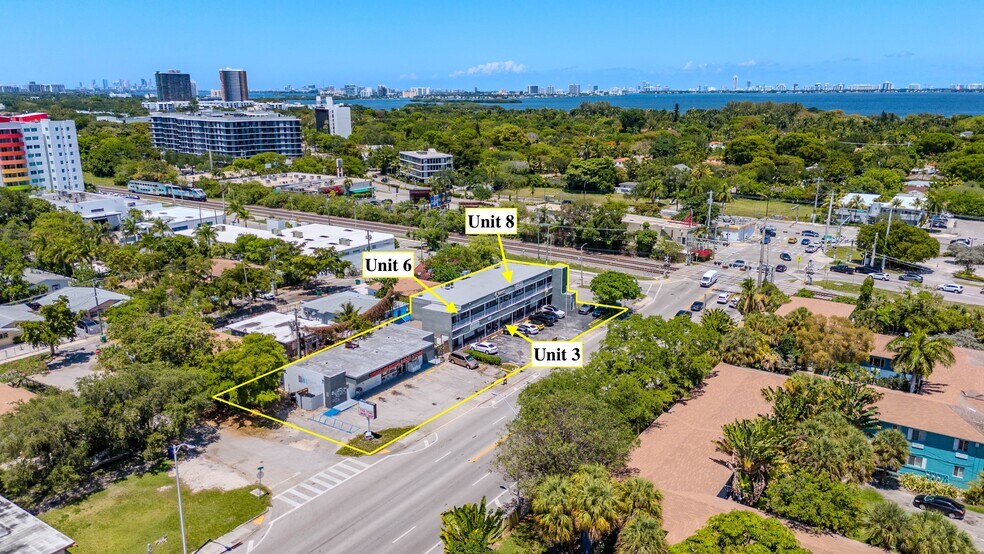 375 NE 54th St, Miami, FL à louer - Photo du bâtiment - Image 3 de 4
