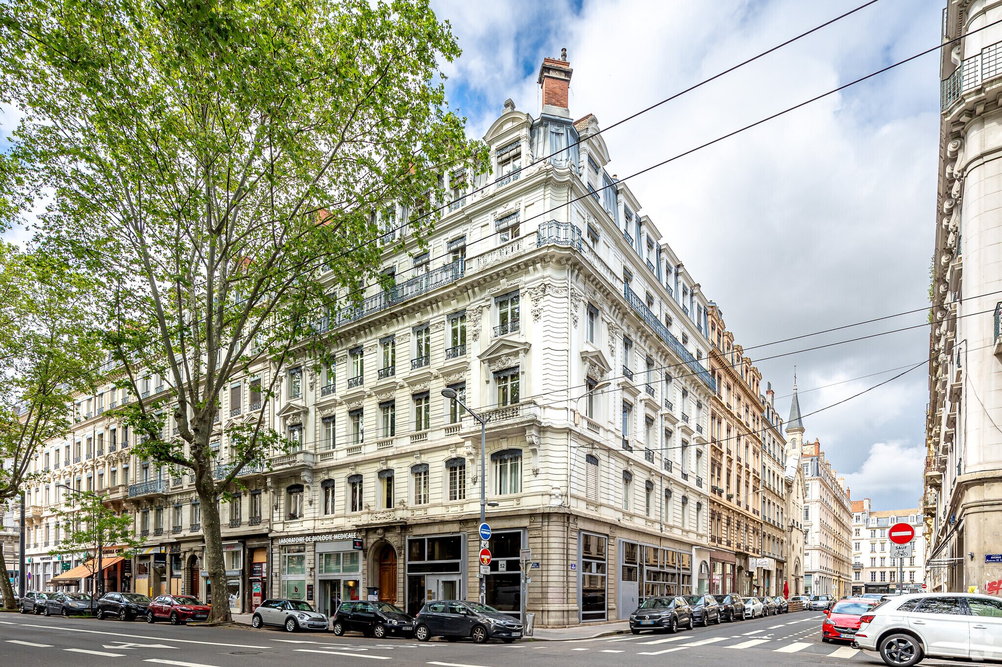 Commerce de détail dans Lyon à louer Photo principale- Image 1 de 6