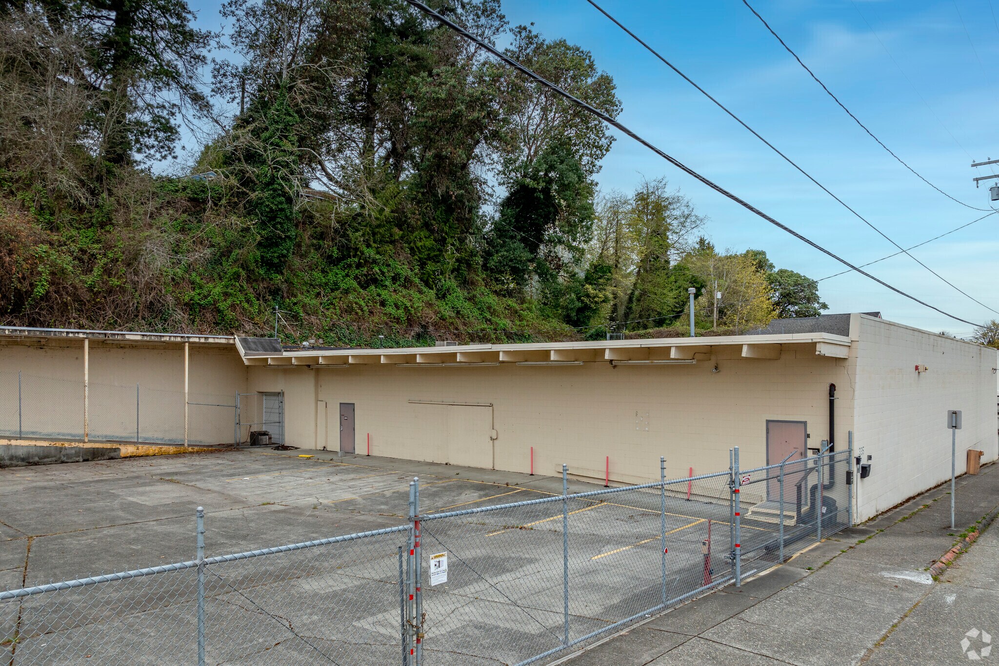 335 N Wycoff Ave, Bremerton, WA for lease Building Photo- Image 1 of 19