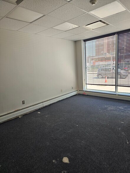 629 Broadway, Bayonne, NJ à vendre - Photo du bâtiment - Image 3 de 76