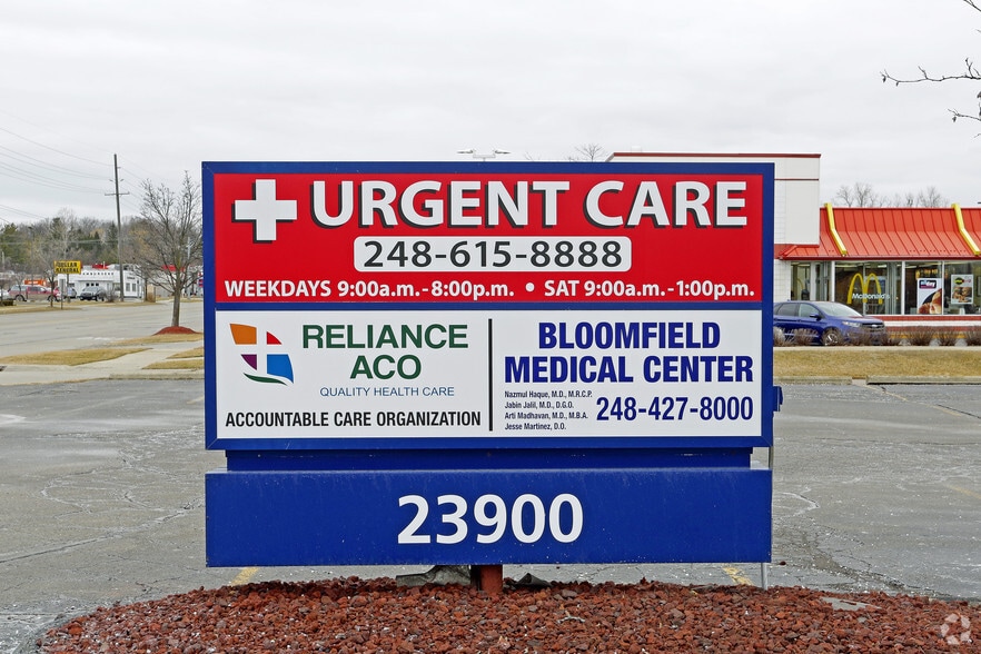 23900 Orchard Lake Rd, Farmington Hills, MI for sale - Building Photo - Image 3 of 5