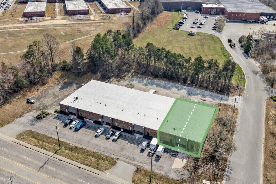 3200 E Martin Luther King Junior Dr, High Point, NC à louer - Photo du bâtiment - Image 2 de 16