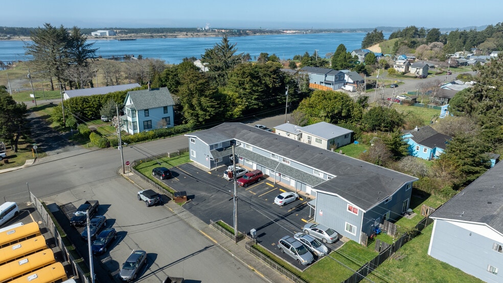 550 Schetter Ave, Coos Bay, OR for sale - Aerial - Image 2 of 7