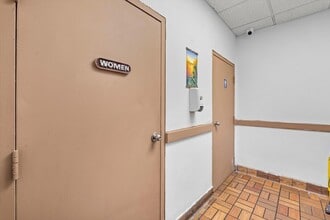 5991 Atlantic Ave, Long Beach, CA à louer Photo intérieure- Image 2 de 3