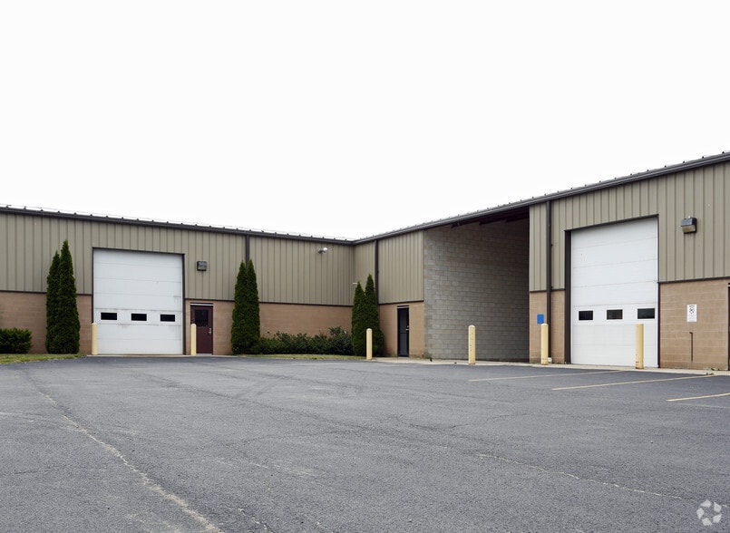 1605 Shanrock Dr, Holland, OH for lease - Building Photo - Image 3 of 4