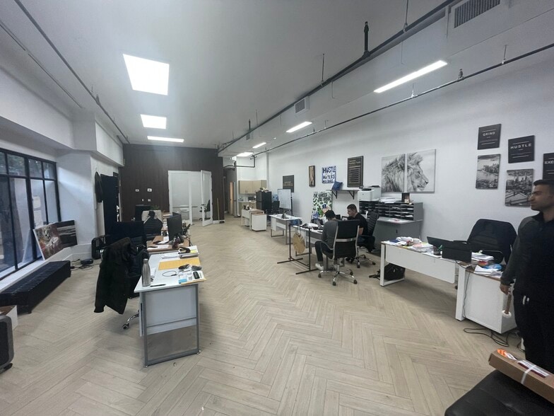 154 Stanton St, New York, NY for lease - Interior Photo - Image 3 of 13