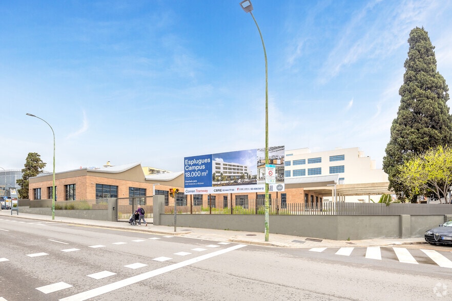 Carrer d'Enric Granados, 32-34, Esplugues de Llobregat, Barcelona for lease - Primary Photo - Image 2 of 11