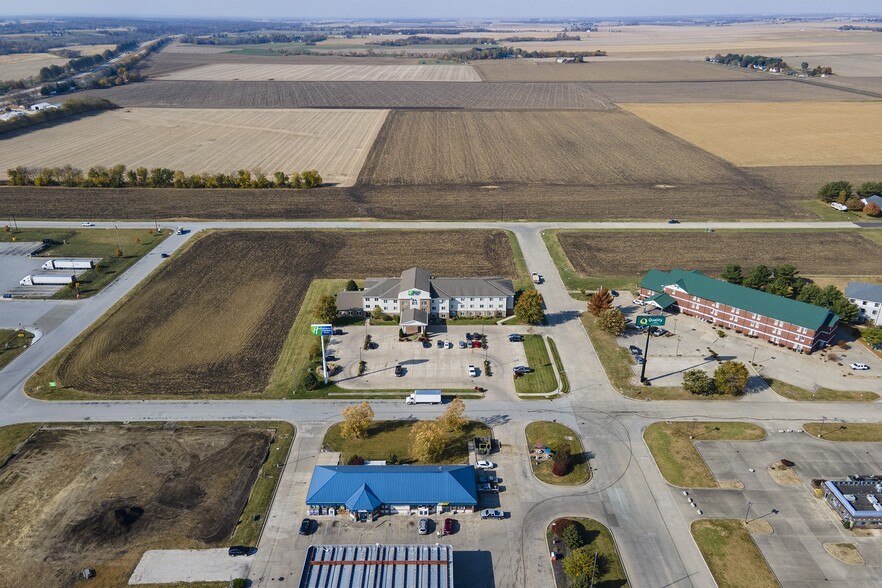 2501 Holiday Dr, Jacksonville, IL for sale - Aerial - Image 3 of 8