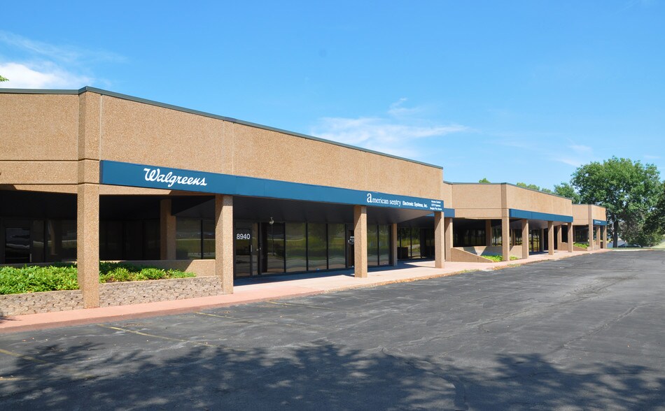 8900-8940 Nieman Rd, Overland Park, KS à louer - Photo du bâtiment - Image 3 de 3