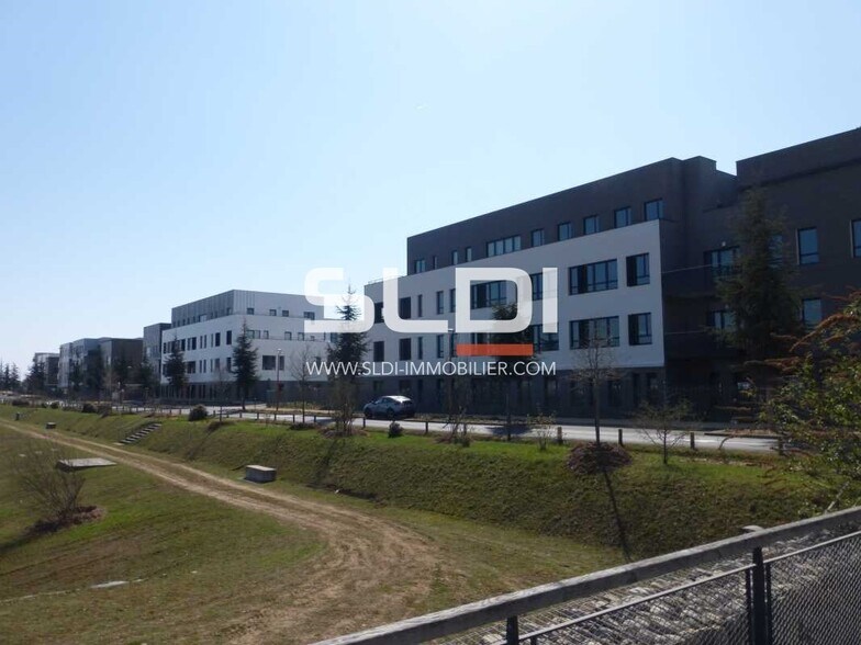 8 Rue Joseph Nicephore Niepce, Genas for lease - Building Photo - Image 3 of 16