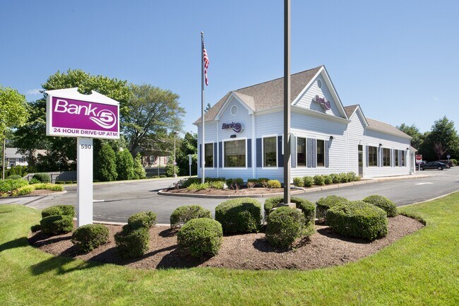More details for 590 Metacom Ave, Bristol, RI - Retail for Lease