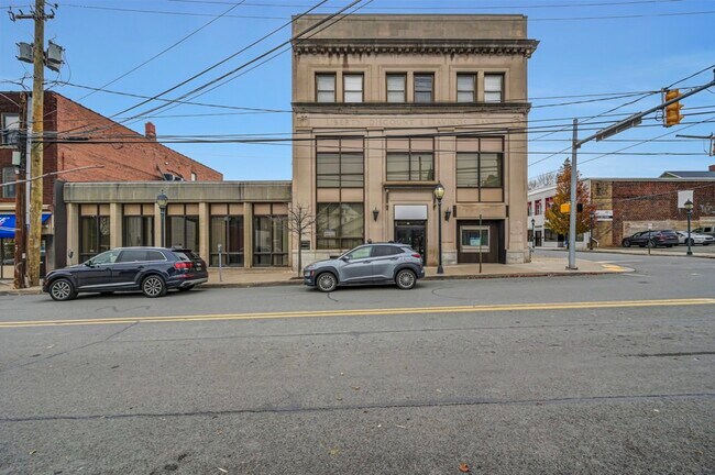 Plus de détails pour 67 Salem Ave, Carbondale, PA - Bureau, Bureau/Commerce de détail à louer