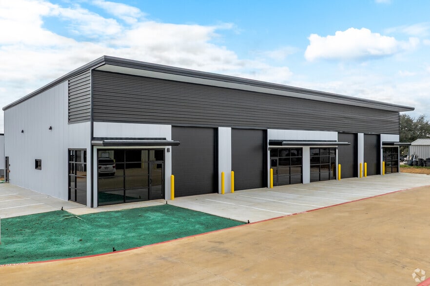 Aubrey Stallion Park Portfolio portfolio of 12 properties for sale on LoopNet.ca - Building Photo - Image 3 of 23