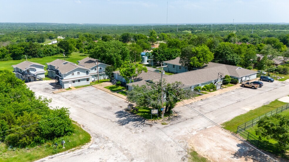 2216 Marilyn St, Weatherford, TX à vendre - Photo du bâtiment - Image 2 de 17