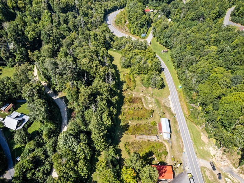 11178 US 19N, Maggie Valley, NC à vendre - Photo du bâtiment - Image 2 de 14