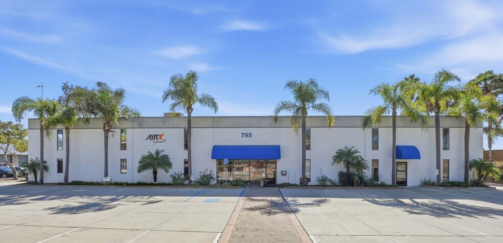 785 E Mission Rd, San Marcos, CA à louer - Photo du bâtiment - Image 2 de 4