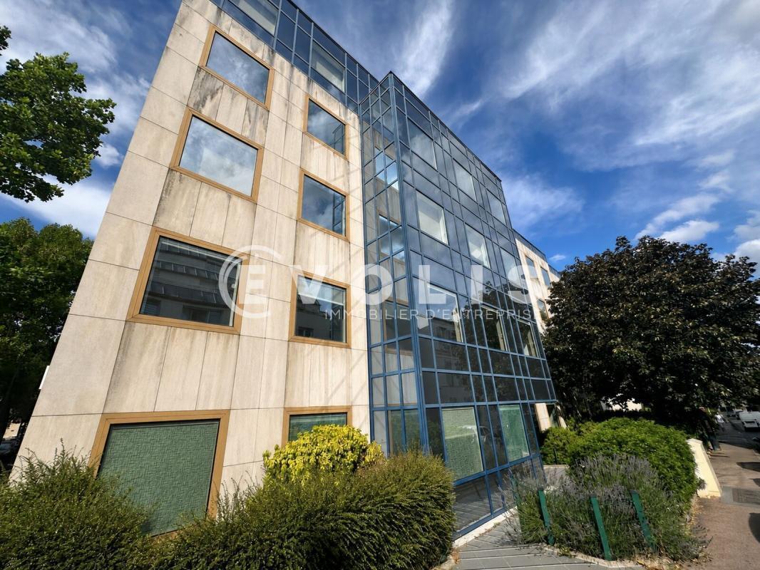 6-10 Rue Chevreul, Suresnes à vendre Photo du bâtiment- Image 1 de 45