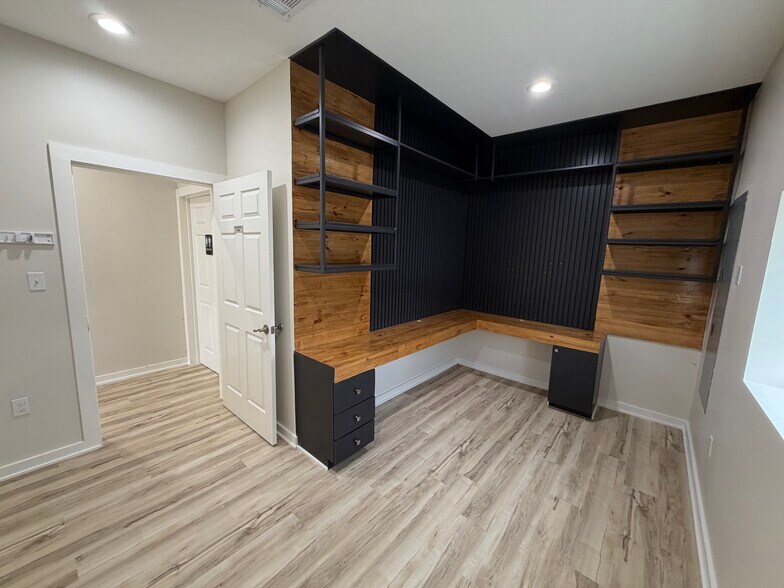 11721 Von Quintus Rd, Austin, TX à louer - Photo du bâtiment - Image 2 de 6