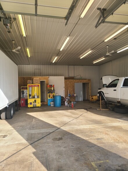 2701 Alma Ave, Fort Wayne, IN à louer - Photo du bâtiment - Image 3 de 3