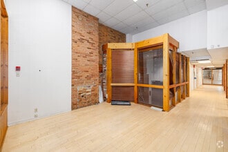 430-432 Rue Sainte-Hélène, Montréal, QC for lease Lobby- Image 2 of 14