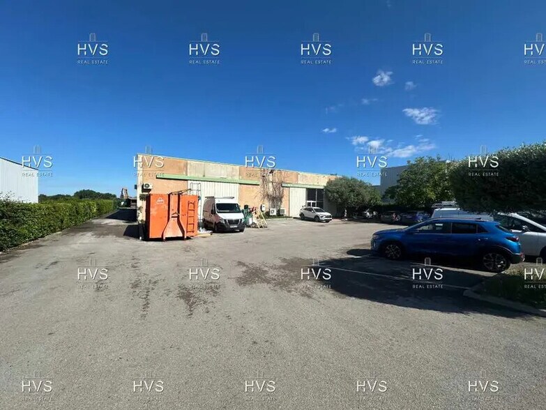 Flex in Les Pennes-Mirabeau for lease - Building Photo - Image 1 of 2