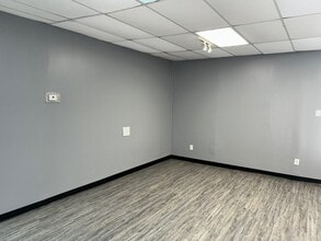 7920 Elmbrook Dr, Dallas, TX for lease Interior Photo- Image 1 of 2