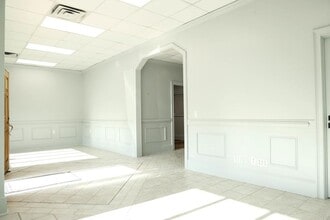 122 N 3rd Ave, Chatsworth, GA for sale Interior Photo- Image 2 of 18