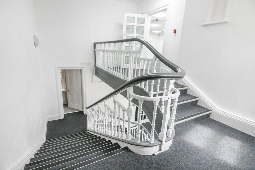 1 Kingsland High St, Londres à louer - Photo du bâtiment - Image 3 de 46