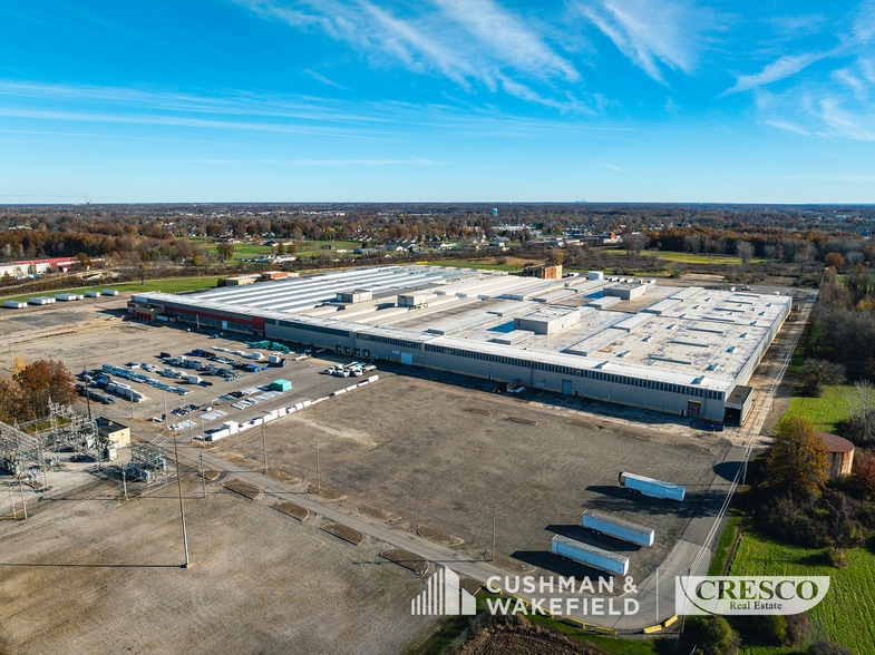 1400 Lowell St, Elyria, OH for lease - Building Photo - Image 3 of 16