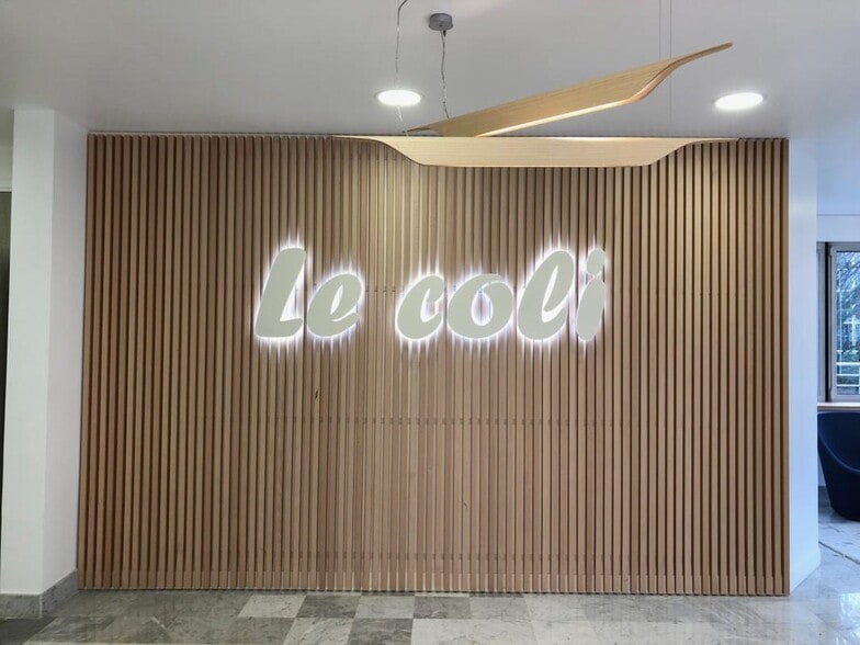 Bureau dans Vélizy-Villacoublay à louer - Hall d’entrée - Image 3 de 16