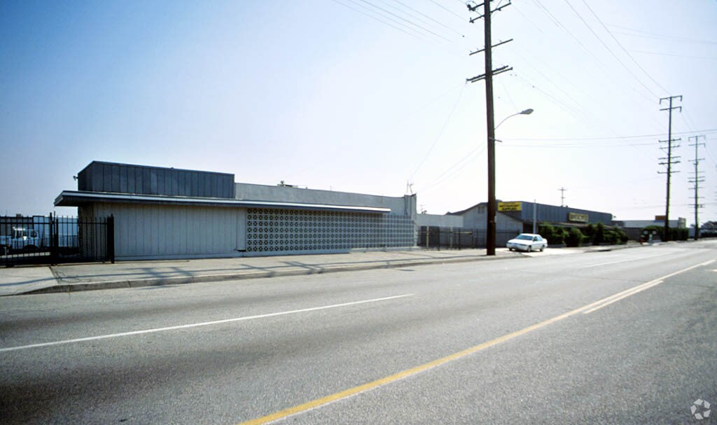 1375 E Base Line St, San Bernardino, CA à louer Photo principale- Image 1 de 3