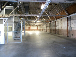 2812 S Main St, Los Angeles, CA for lease Interior Photo- Image 2 of 5