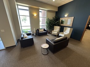 4600 W Kearney St, Springfield, MO for lease Interior Photo- Image 2 of 12
