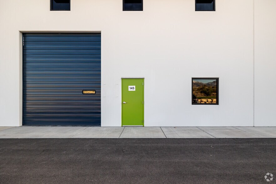 5718 W 3500 South, West Valley, UT à louer - Photo du bâtiment - Image 3 de 20