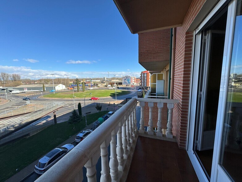 Hospitality in La Bañeza, León for sale - Building Photo - Image 1 of 10