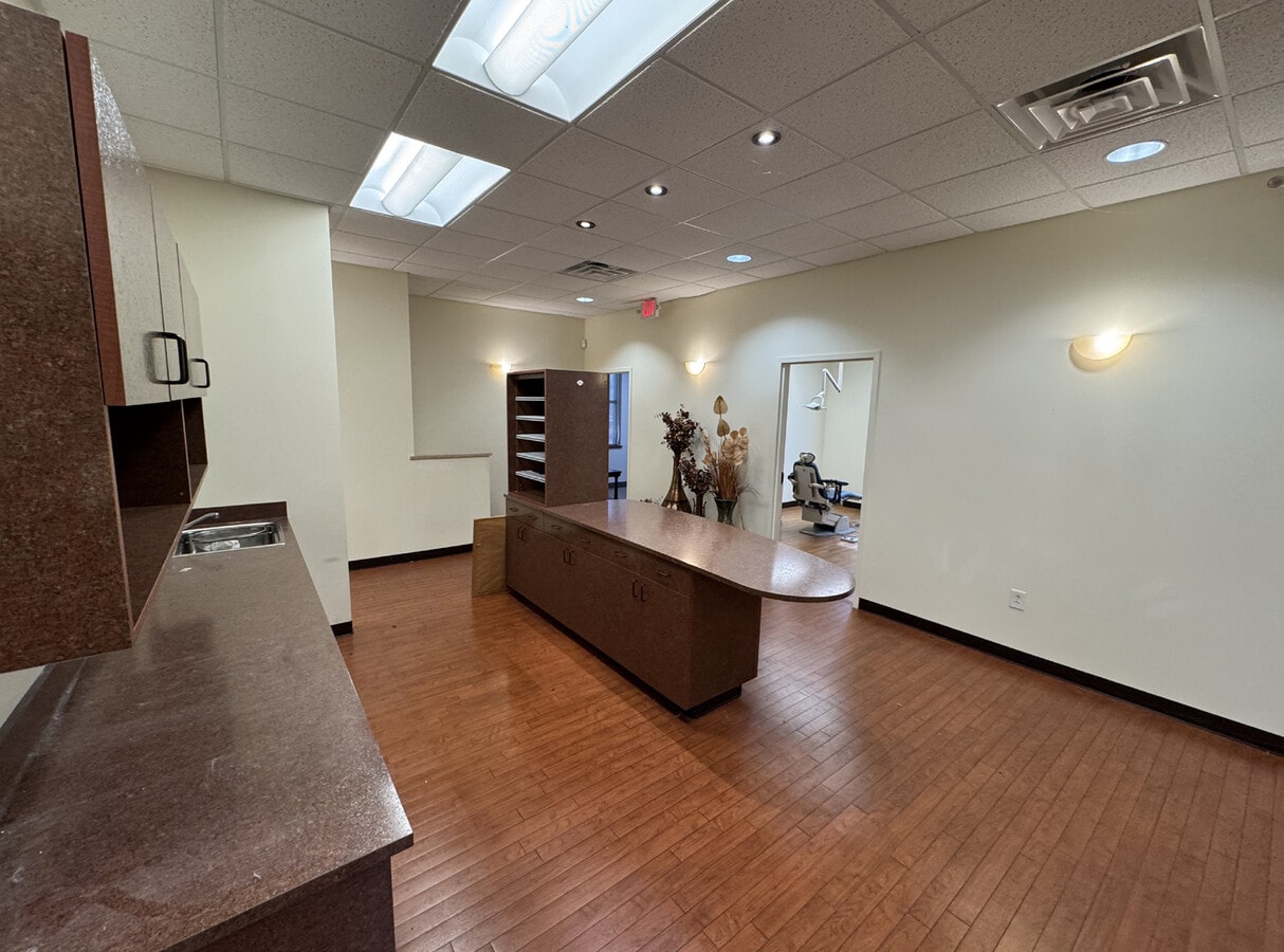662 Veterans Pky, Clayton, NC 27520 - Unit 100 - - Interior Photo - Image 2 of 5