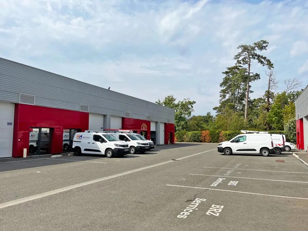 10 Rue Issac Newton, Plaisance-du-Touch for lease Primary Photo- Image 1 of 20