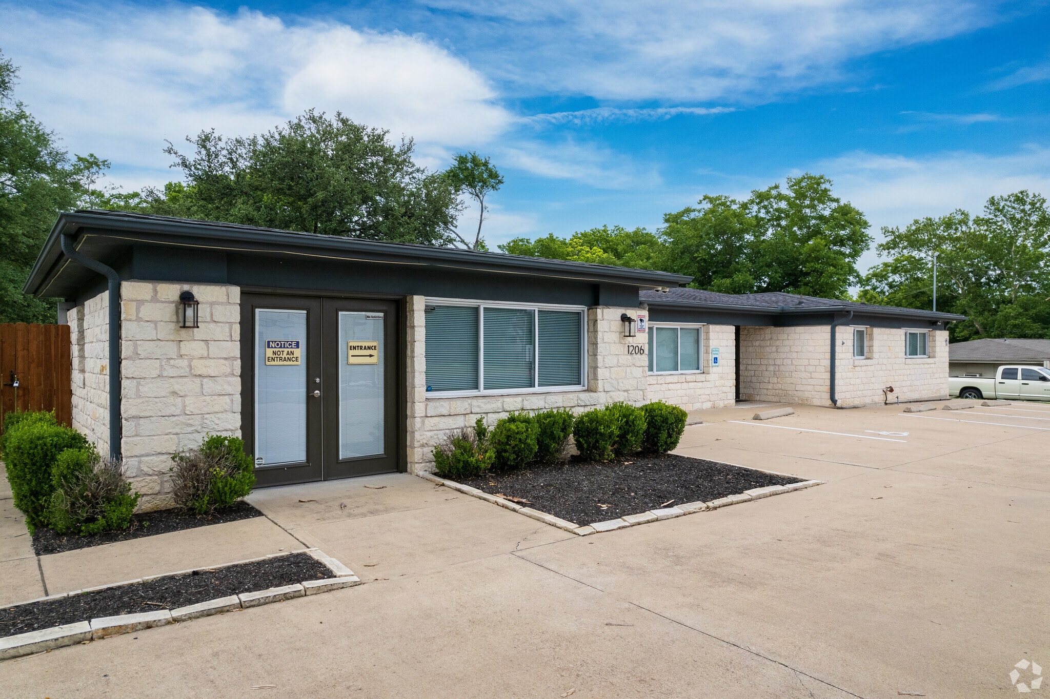 1206 W Slaughter Ln, Austin, TX for lease Primary Photo- Image 1 of 26