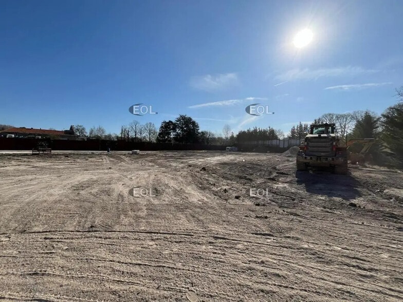 Land in Le Perray-en-Yvelines for lease - Building Photo - Image 1 of 2