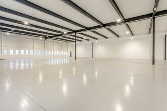 Maxwell Rd, Peterborough for lease Interior Photo- Image 2 of 5