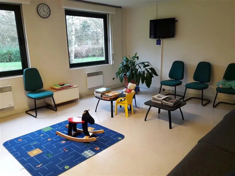 Office in Lognes for lease - Interior Photo - Image 2 of 5