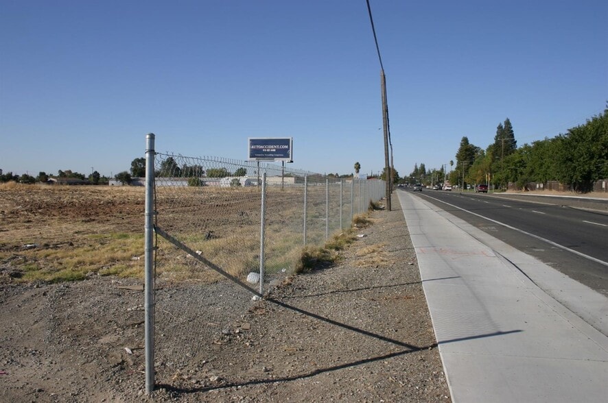 7235 Watt Ave, North Highlands, CA for sale - Building Photo - Image 1 of 20