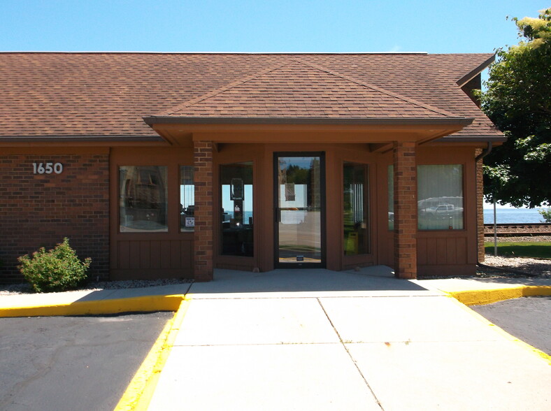 1650 S Main St, Oshkosh, WI à vendre - Photo principale - Image 1 de 1