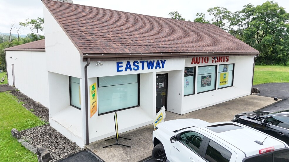 3703 US-30, Latrobe, PA for sale - Building Photo - Image 3 of 30