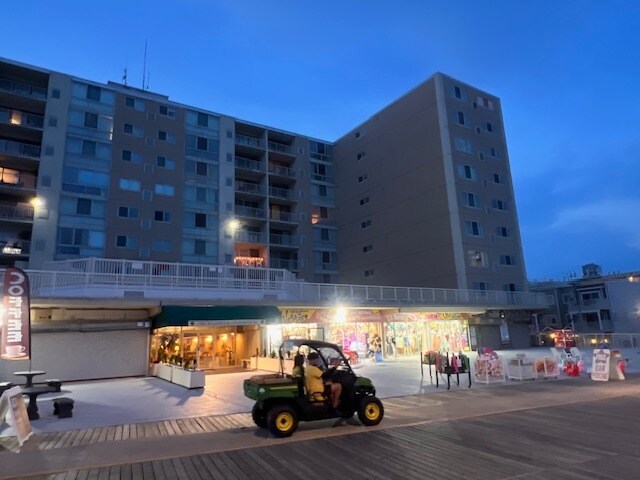 1900 Boardwalk, North Wildwood, NJ à louer - Photo du bâtiment - Image 3 de 3