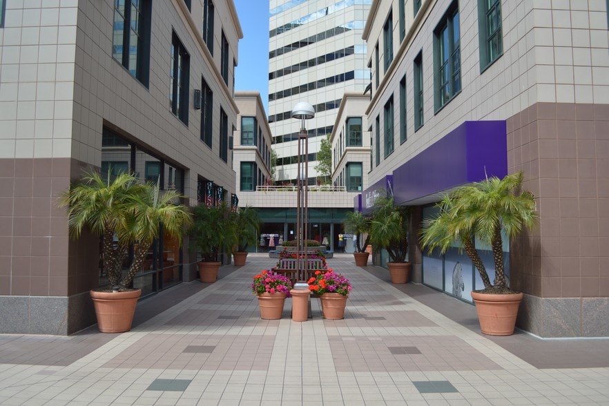 499 14th St, Oakland, CA for lease - Building Photo - Image 2 of 9