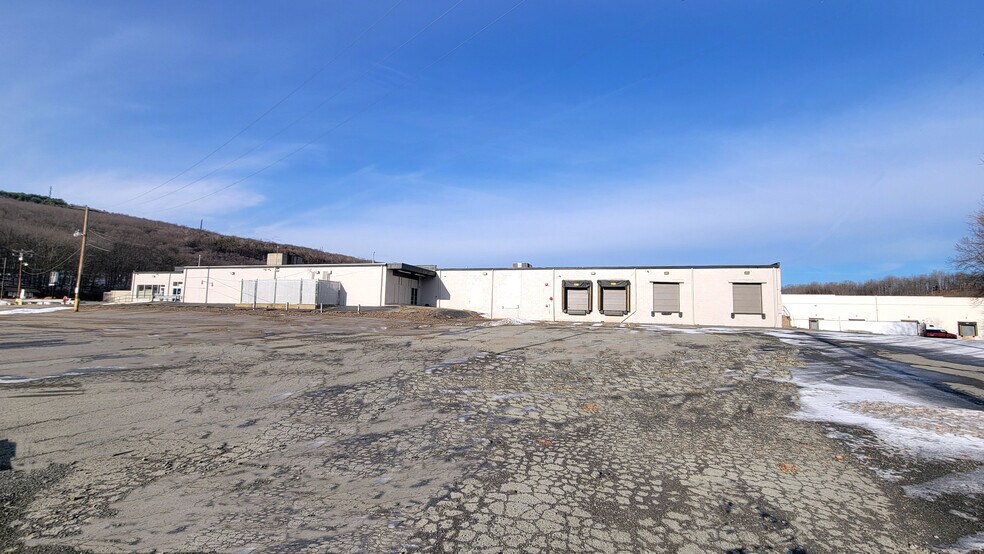 600 Scranton Carbondale Hwy, Archbald, PA à louer - Photo du bâtiment - Image 3 de 8