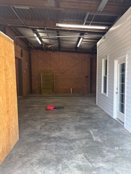 2026 Kingsley Dr, Albemarle, NC for lease - Interior Photo - Image 3 of 11