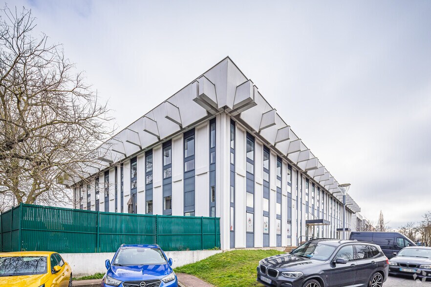31-37 Rue De Villeneuve, Rungis à louer - Photo du bâtiment - Image 3 de 3